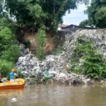 Upaya Membasmi Sampah dari Sungai Terpanjang di Garut