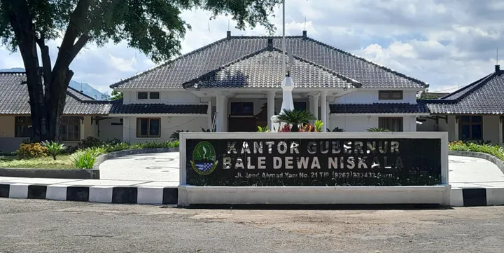 Kantor Gubernur Dedi Mulyadi