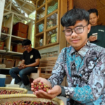 Gen Z Garut yang Cuan dari Bertani Kopi