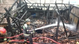Kebakaran di Cisurupan Hanguskan Tiga Rumah