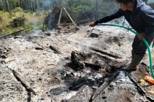 Gubuk Terbakar di Pamulihan Garut