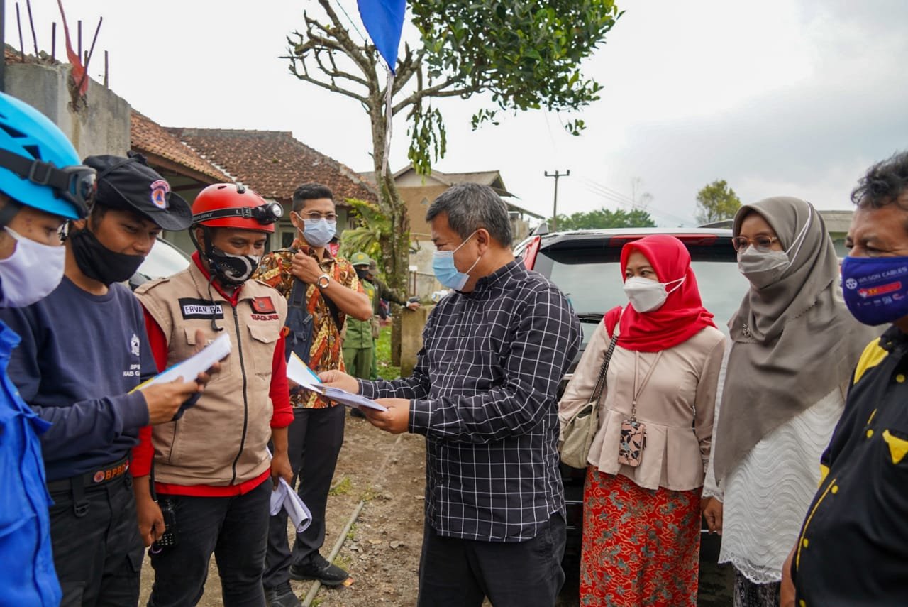 Pemkab Garut Turunkan Bantuan untuk Korban Longsor di Cisewu