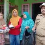 Lurah Cimuncang Garut Kota & TP PKK Salurkan Sarpras Posyandu