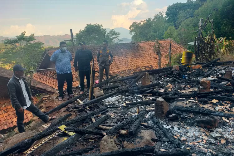 Kebakaran di Simpen Kaler. Limbangan