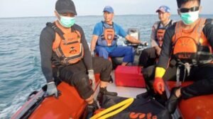 Maman Hilang Usai Terseret Ombak Pantai Sayang Heulang Garut