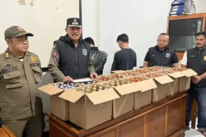 Satpol PP Garut Bongkar Peredaran 432 Botol Miras