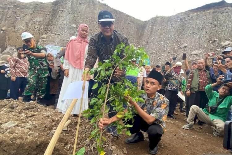 Garut Jadi Daerah Pertama Terapkan Wajib Tanam Pohon